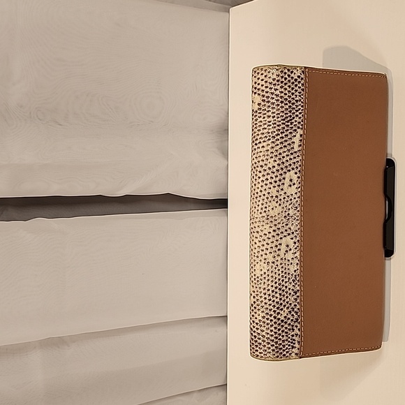 Chloe Long Envelope Wallet With Authenticity Card - Picture 5 of 16